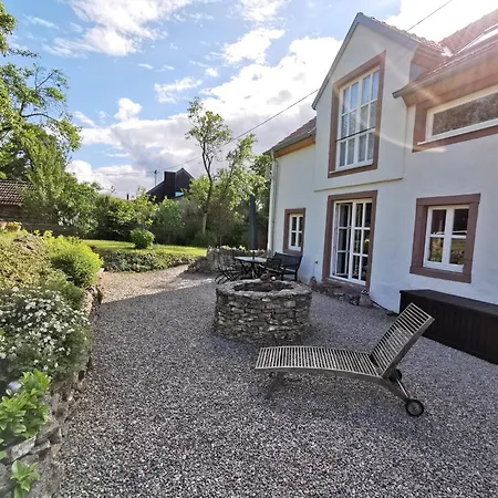 Vulkaneifel Loogh 펜션 *